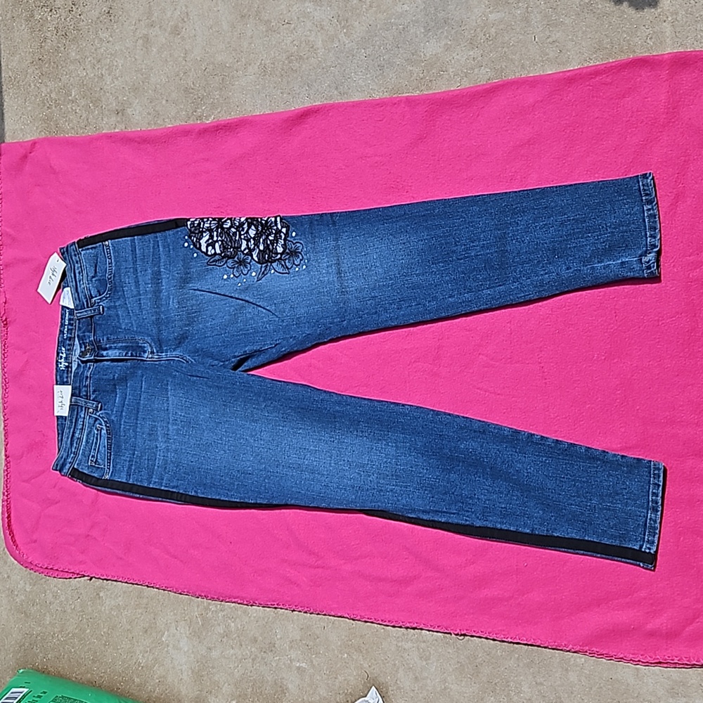 Style & Company Ultra Skinny mid-rise jeans
